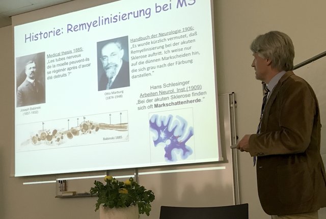 Das wissenschaftliche Thema »Neue Therapieformen bei MS« anschaulich und verständlich von Professor Rieckmann erklärt.
