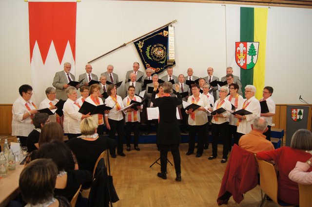Gesangverein "Sängerbund Harmonie" Schneeberg unter der Leitung von Simone Grimm.