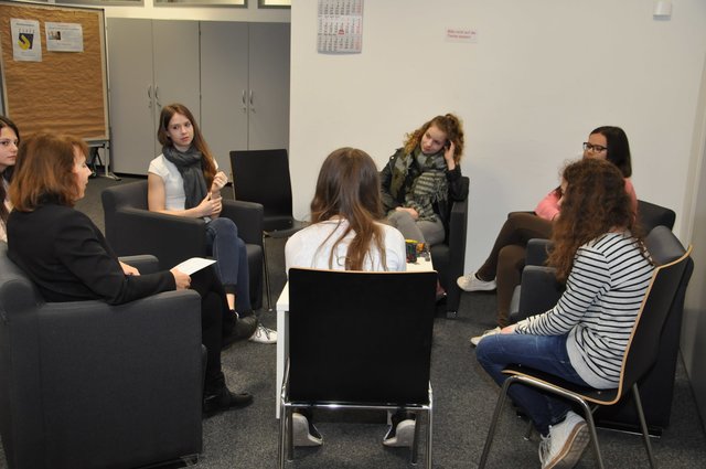 Was macht eine Mechatronikerin oder eine Fertigungs-Mechanikerin?