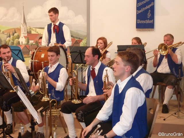 Odenwälder Trachtenkapelle Wenschdorf-Monbrunn beim Musikalischen Maienabend 2017