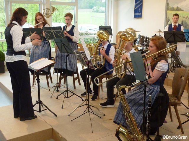 Jugendkapelle Wenschdorf-Monbrunn beim Musikalischen Maienabend 2017