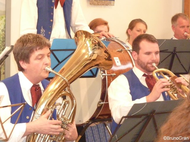 Odenwälder Trachtenkapelle Wenschdorf-Monbrunn beim Musikalischen Maienabend 2017