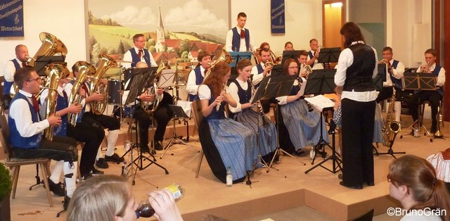 Odenwälder Trachtenkapelle Wenschdorf-Monbrunn beim Musikalischen Maienabend 2017