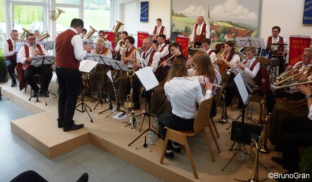 Musikkapelle Richelbach beim Musikalischen Maienabend 2017 in Wenschdorf