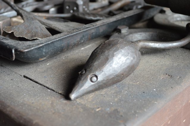 Eine Maus, geschmiedet von Anton Reuß. | Foto: Andrea Kaller-Fichtmüller, News Verlag Miltenberg