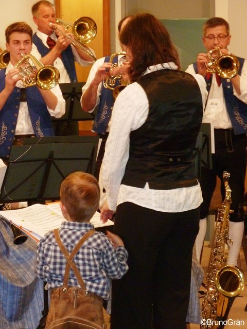 Odenwälder Trachtenkapelle Wenschdorf-Monbrunn beim Musikalischen Maienabend 2017