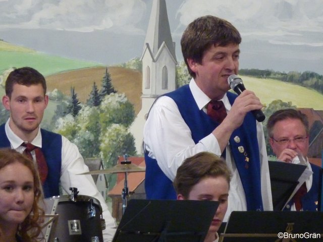 Odenwälder Trachtenkapelle Wenschdorf-Monbrunn beim Musikalischen Maienabend 2017
