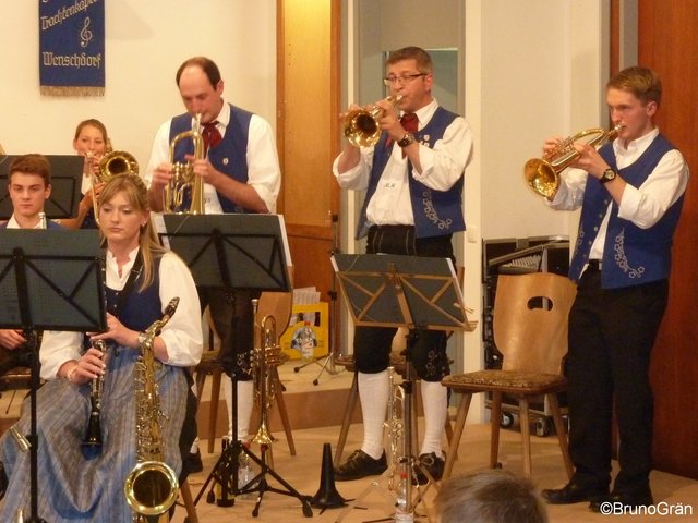 Odenwälder Trachtenkapelle Wenschdorf-Monbrunn beim Musikalischen Maienabend 2017