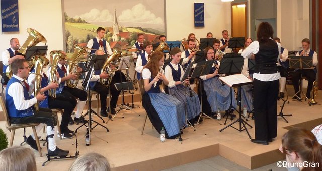 Odenwälder Trachtenkapelle Wenschdorf-Monbrunn beim Musikalischen Maienabend 2017