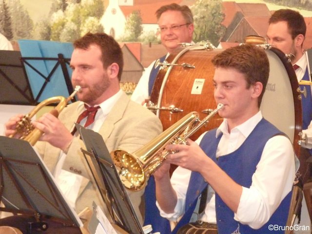 Odenwälder Trachtenkapelle Wenschdorf-Monbrunn beim Musikalischen Maienabend 2017