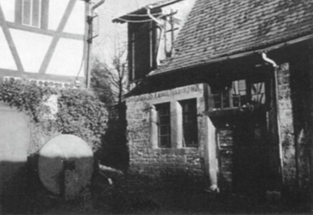 Die Schmiede Wöber in Mönchberg wurde von Schmiedemeister Johann Ulrich Wöber gegründet und zuletzt von Franz Wöber betrieben. 1972 wurde sie stillgelegt. | Foto: Archiv des Kultur- und Geschichtsvereins Mönchberg-Schmachtenberg e.V.