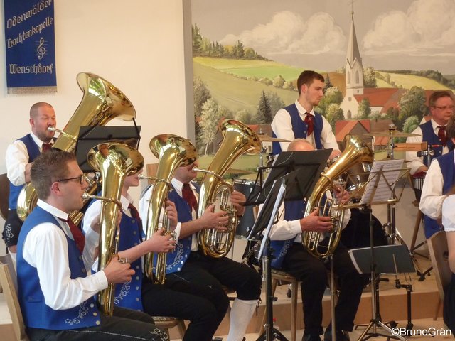 Odenwälder Trachtenkapelle Wenschdorf-Monbrunn beim Musikalischen Maienabend 2017