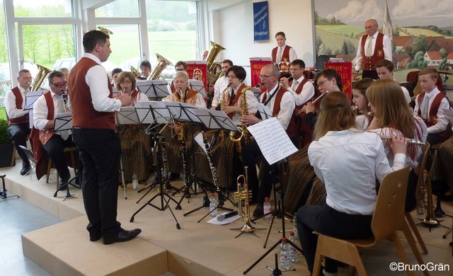 Musikkapelle Richelbach beim Musikalischen Maienabend 2017 in Wenschdorf