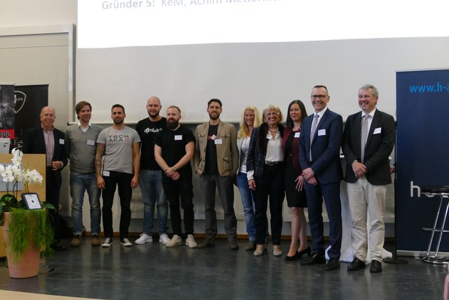 Gewinner, Jury und Moderatorinnen