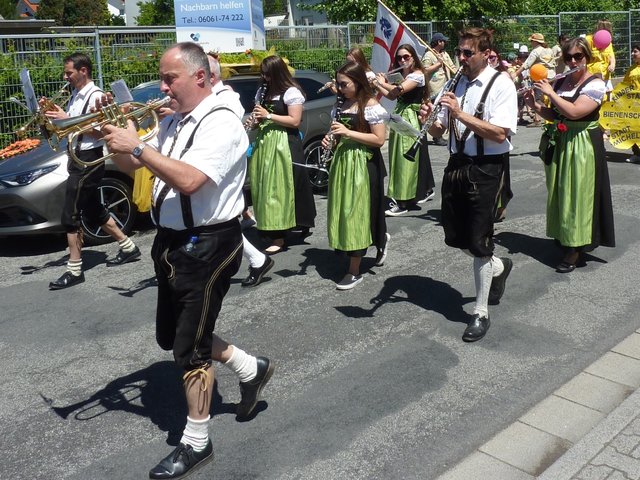 Musikkapelle Watterbach Breitenbuch beim Blumenkorso in Michelstadt