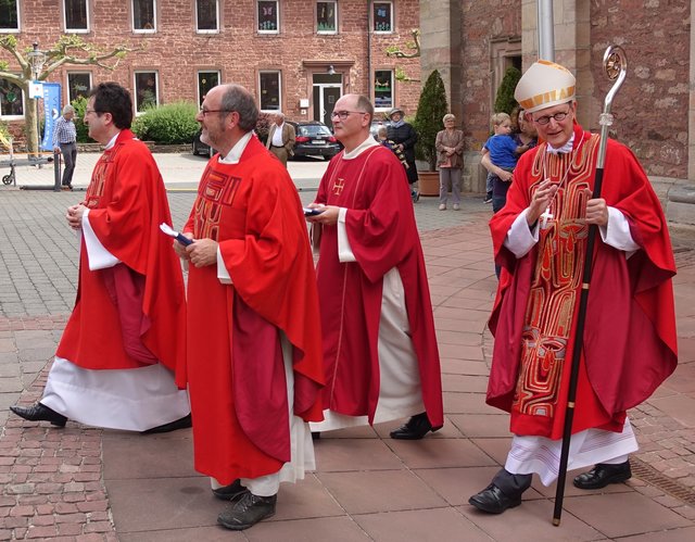 Kardinal Woelki  lobte die frommen Beweggründe der Pilger und sprach die Hoffnung aus, dass  sich die erfahrene Gemeinschaft und Mitmenschlichkeit  im Alltag fortsetzen möge.