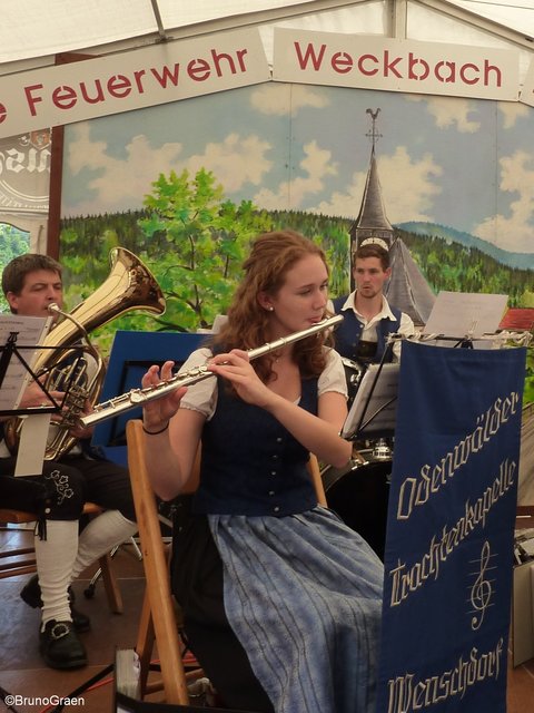 Odenwälder Trachtenkapelle Wenschdorf-Monbrunn beim Frühschoppenkonzert in Weckbach