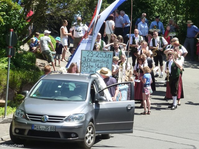 Jubiläumsfestzug der Freiwilligen Feuerwehr Weckbach