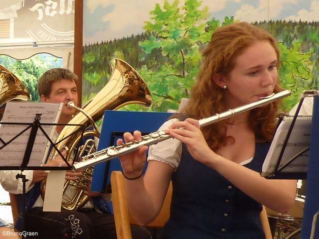 Odenwälder Trachtenkapelle Wenschdorf-Monbrunn beim Frühschoppenkonzert in Weckbach