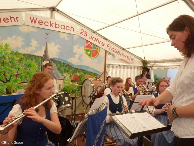 Odenwälder Trachtenkapelle Wenschdorf-Monbrunn beim Frühschoppenkonzert in Weckbach