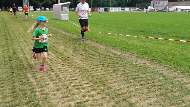 Auch die "Kleinen" sind mit grooooßen Schritten für den guten Zweck unterwegs.