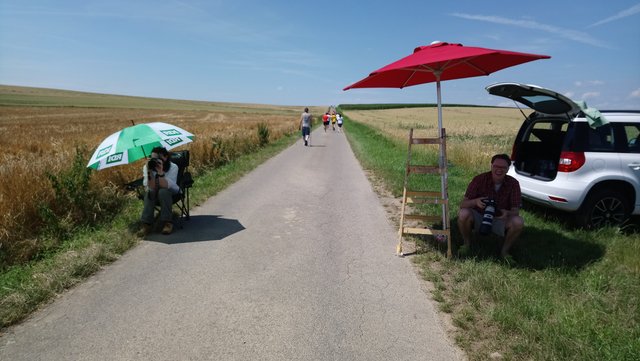 Immer schön lächeln - "Paparazzis" sind überall. ;-)