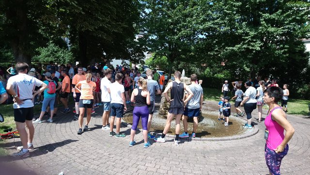 Bei heißen Temperaturen ist eine Erfrischung mit Brunnen-Wasser eine Wohltat.