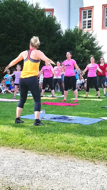 Body-Workout mit "Petzi" im Schlosshof von Eberstadt