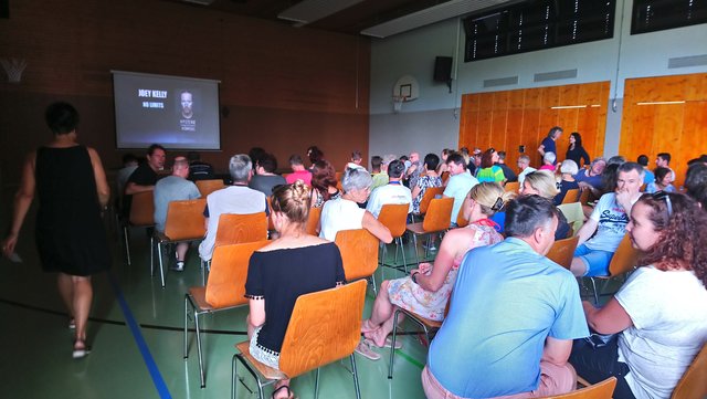 Über 200 Besucher lauschten den Erlebnissen Joey Kellys extremen Sport-Highlights