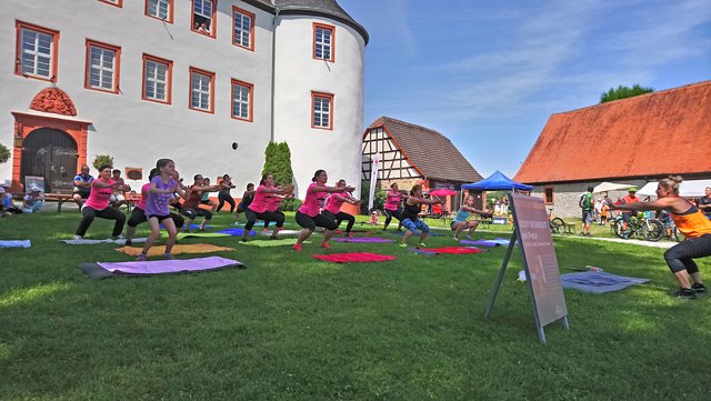 Body-Workout mit "Petzi" im Schlosshof von Eberstadt