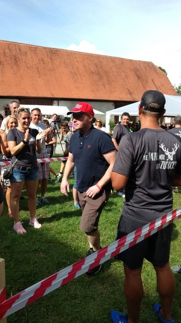 Special Guest Joey Kelly wird in Eberstadt mit Beifall begrüßt.
