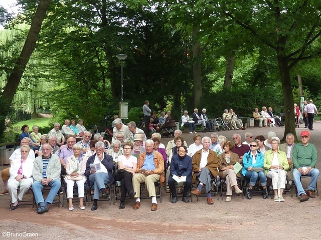 Odenwälder Trachtenkapelle Wenschdorf-Monbrunn beim Konzert im Park Schöntal am 16. Juli 2017
