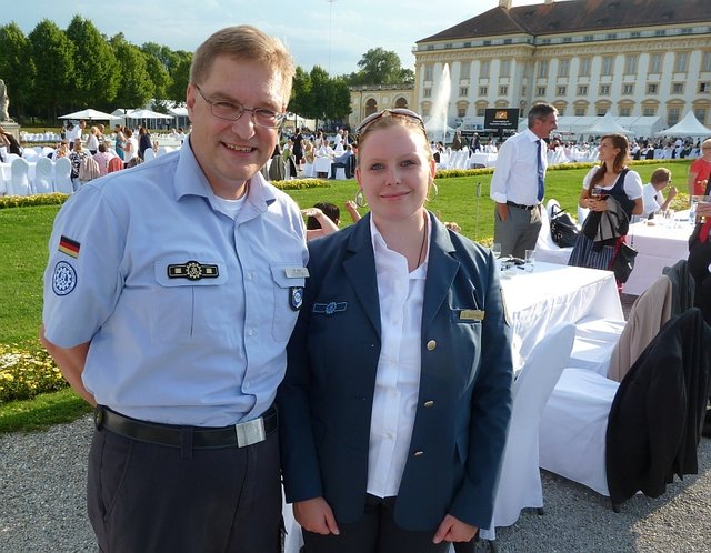 Tanja Oettinger mit THW-Landesbeauftragten Dr. Voß.