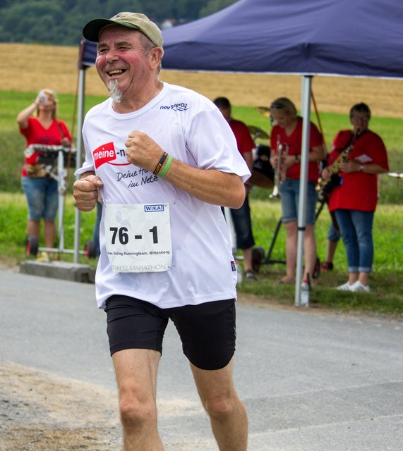 Vorbei an der Kapelle geht´s für Peter auf die Zielgerade.