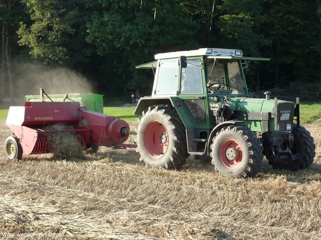 Strohballen für Hüpfburg und Lounge bei WENSCHDORF FILMREIF Freiluft- und Bulldog-Kino am 09.09.17