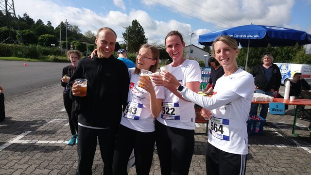 News Verlag-Runningteam. - Ein hoch auf uns!