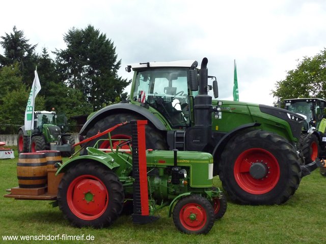 Opa trifft Enkel - Fendt Dieselross trifft Fendt 1000 Vario 1046 beim Bulldog-Kino in Wenschdorf am 9. September 2017