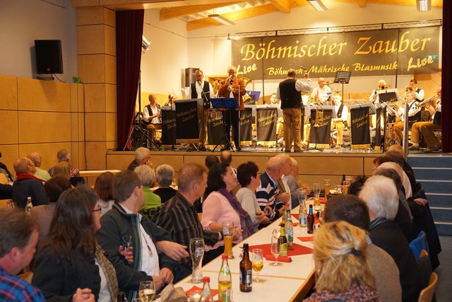 "Böhmischer Zauber in der Rathaushalle in Weilbach am Samstag, dem 11.11.2017.