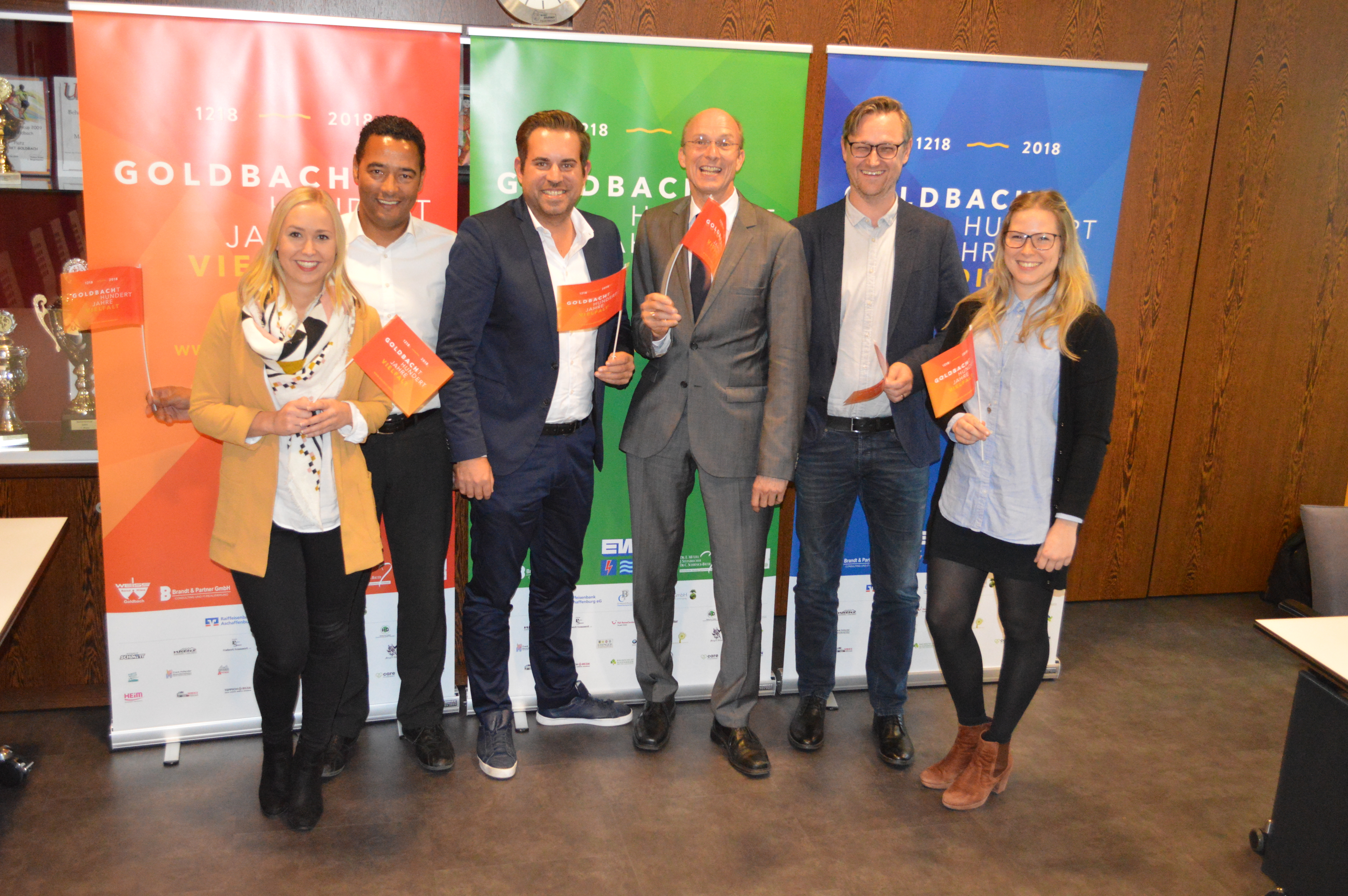 Stellen zusammen ein großartiges Fest auf die Beine: Lena Hessler, Mike Jones, Lauro Nimbler (alle AB Event & Marketing ), Thomas Krimm (Bürgermeister), Siggi Schlee und Johanna Klos (beide Schlee&Gleixner)