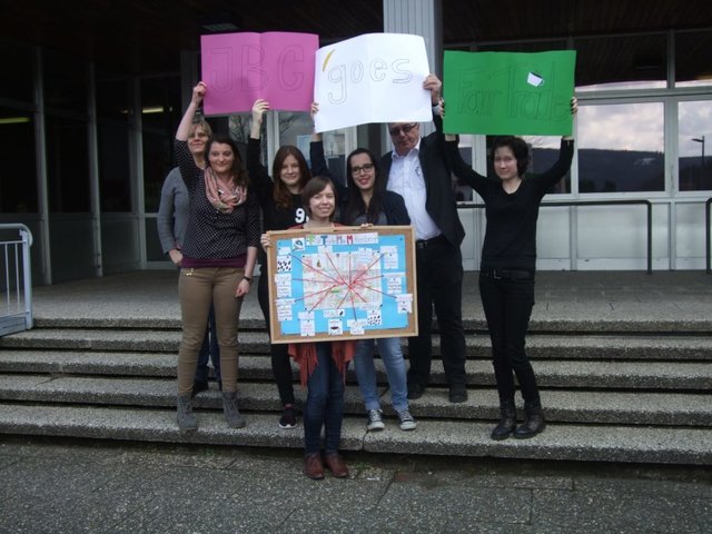 Der Startschuss: Mit diesem Team begannt die Aktion "Fairtrade Schule" im Johannes-Butzbach-Gymnasium Miltenberg. | Foto: Foto: Johannes-Butzbach-Gymnasium Miltenberg