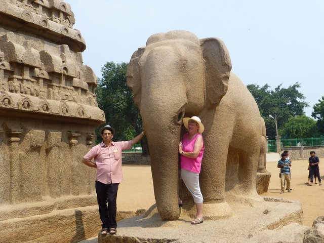 Pater Isaac mit Veronika Dauber | Foto: Ruthard Zipf