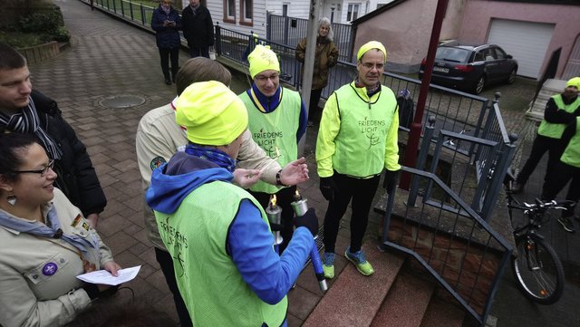 Friedenslichtlauf 2017 von Mainaschaff nach Trennfurt.