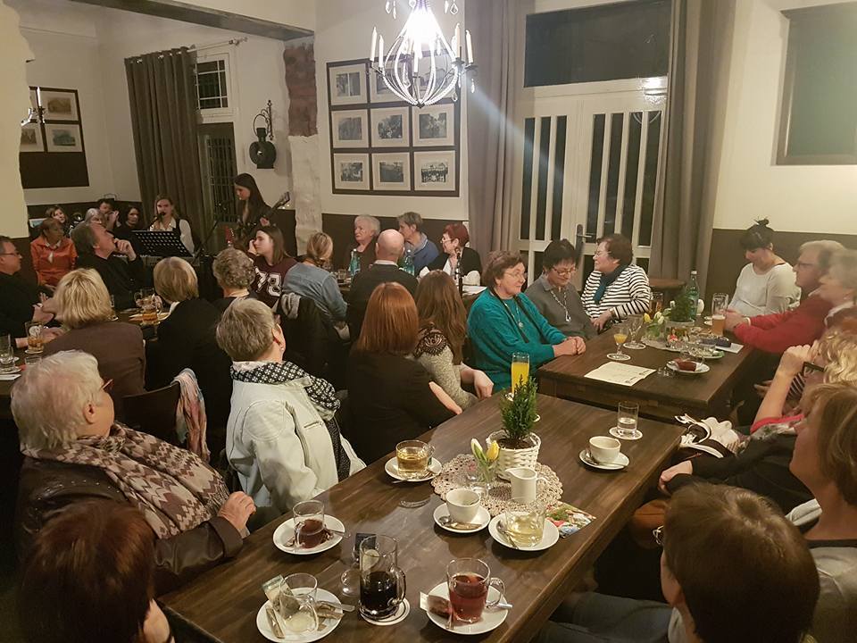 Volles Haus bei der SPD-Veranstaltung zu 100 Jahre Frauenwahlrecht im Lokal in Wörth.
