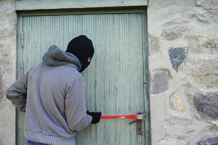 So leicht sollte man es einem Einbrecher nicht machen. Quelle: pixabay