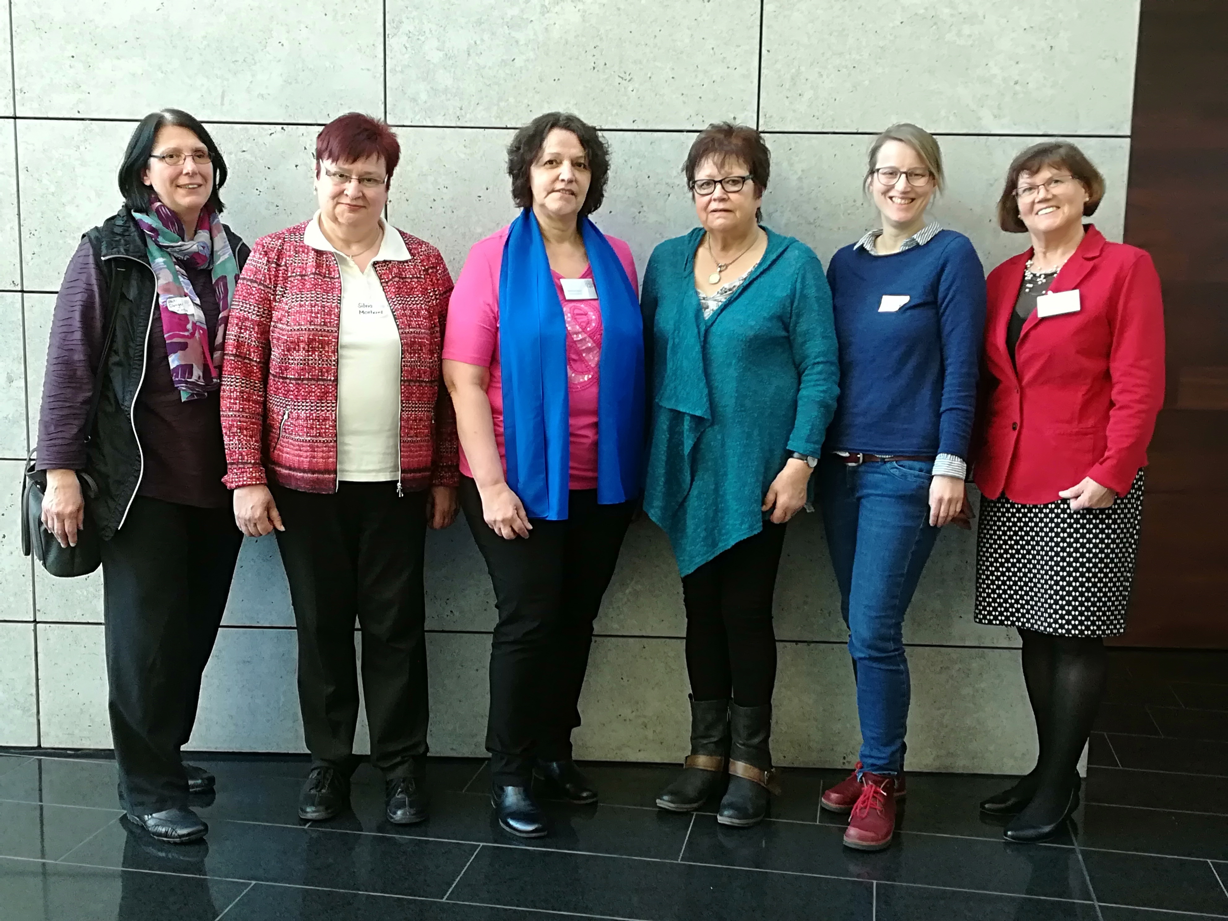 Die neugewählten KDFB-Regionalvertreter: Region Aschaffenburg: Ursula Stenger, Dettingen (stellv.) Silvia Morhard, Mainaschaff, Diözesanvorsitzende Edeltraud Hann, Region Obernburg/Miltenberg: Helga Pfaff, Elsenfeld (verabschiedet) Monika Will, Stadtprozelten (stellv.) Hiltrud Pflegshörl, Klingenberg-Trennfurt