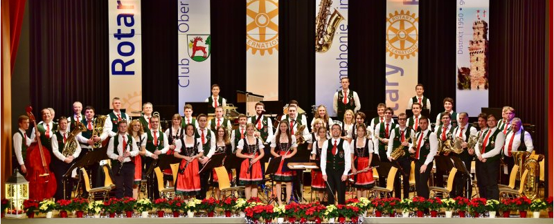 Das Symph. Blasorchester Sulzbach beim Benefizkonzert 2017 in der Erlenbacher Frankenhalle
