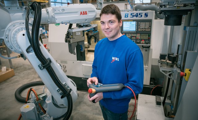 Steffen Hofer, Programmierer im Bereich Sondermaschinenbau (Foto: news creativ)