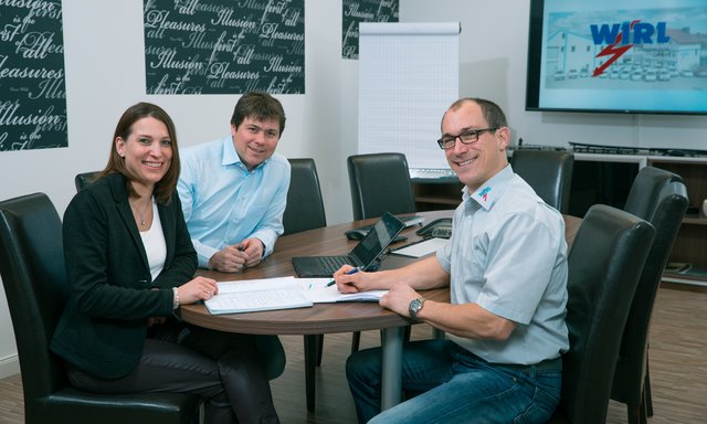 Die Geschaftsführung von WIRL Elektrotechnik Kleinheubach:  v.l. Meike Wirl, Kai Wirl und Jan Wirl (Foto: news creativ)