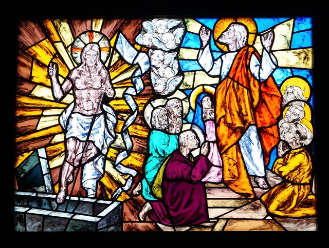 Der Wallfahrtsort Madonna della Corona
ist nach wie vor ein Ort, den man einmal im Leben besuchen und betrachten sollte: es ist ein frommes Ziel , das man nach dem ersten Besuch wieder sehen möchte, um zu verstehen und zu genießen.