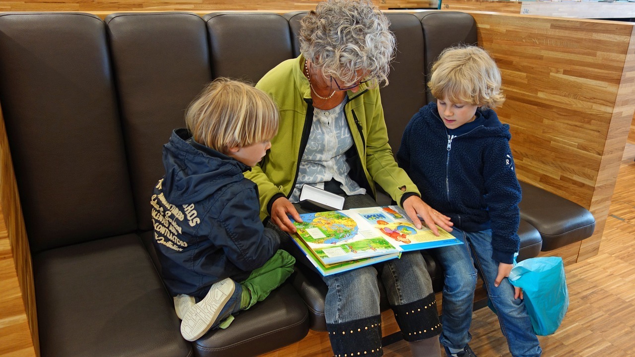 Für Kinder und Großeltern ist die Zeit zusammen ein Gewinn. Quelle: Pixabay